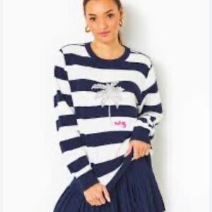 Lilly Pulitzer NWT Size Small Ballad Sweatshirt Low Tide Navy Palm Tree